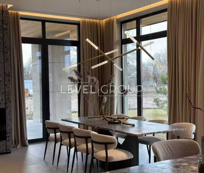 Будинок 235м2 ділянка 10 сот с. Вишеньки / Золоче / КМ Зоряний 2 - фото 1