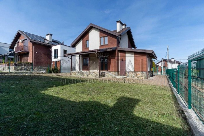 Продаж будинку/ с. Ходосівка/174м2/3-кімнати/ без ремонту/ 2 поверхи - фото 1