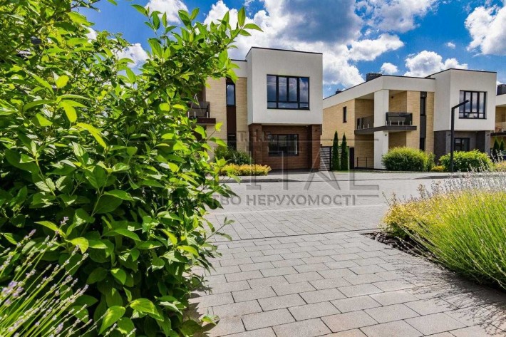 Продаж / Будинок  / Ходосівка / Квітнева / 240 м2 - фото 1