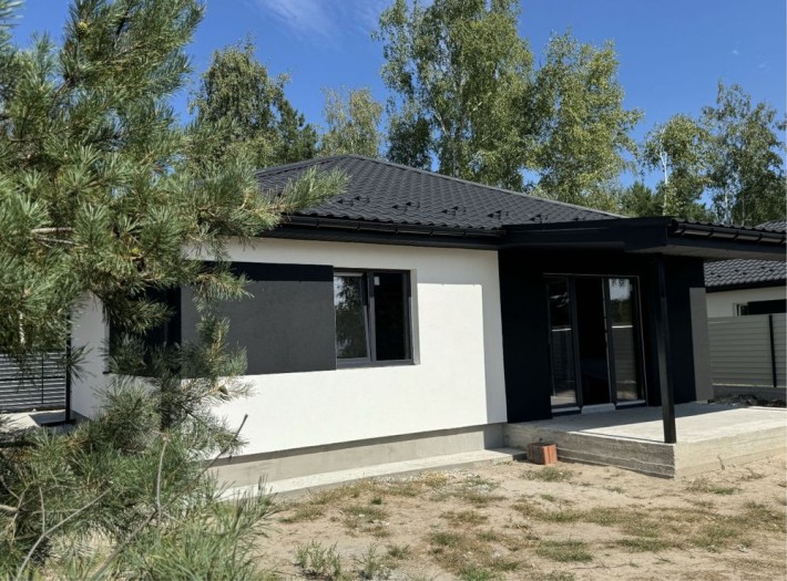 Продам кирпичный одноэтажный дом в тихом живописном  месте - фото 1