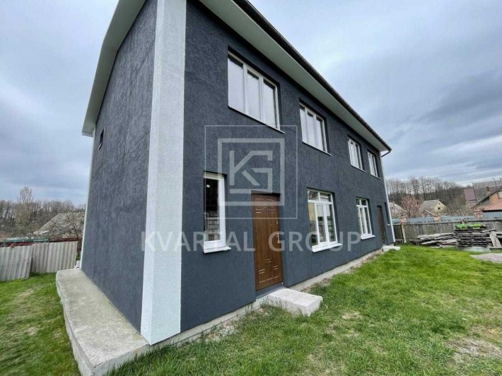 Продам двоповерховий великий будинок у мальовничому місці — с. Забуччя - фото 1