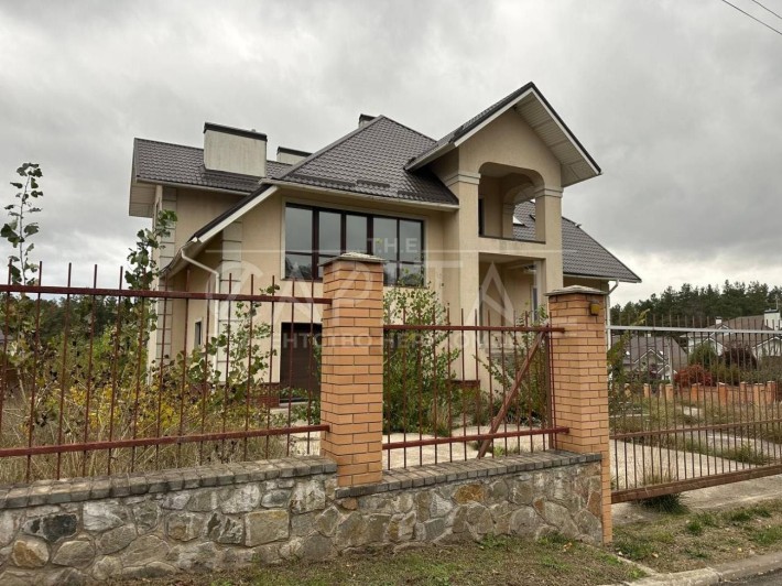 Пропонується до продажу шикарний будинок в с. Іванковичі - фото 1