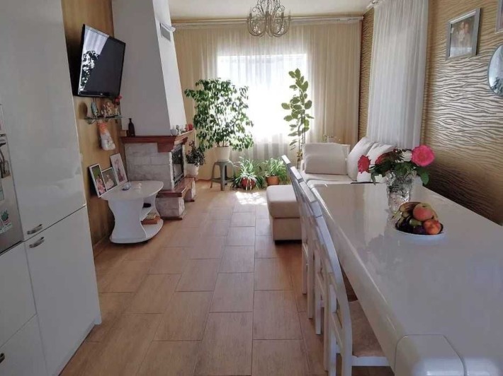 Продаж! Будинок з ремонтом та меблями! Газ, генератор, озеро, ліс! - фото 1