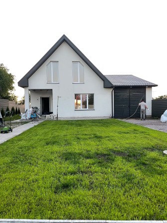 Сучасний новий будинок 150м2 з гаражем під 2 автомобіля біля лісу - фото 1