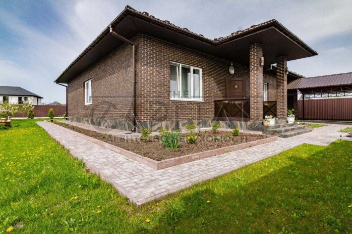 Продаж Будинку Погреби з ремонтом Басейн Фасадне освітлення - фото 1