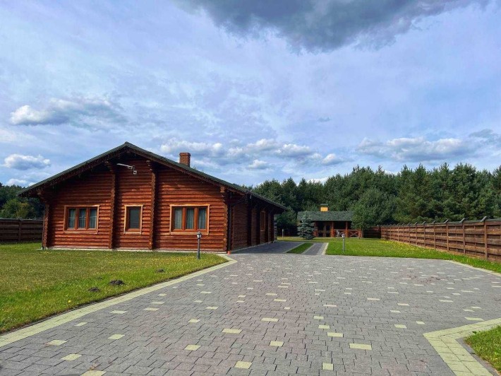 Продаж будинку в Жовкві з неймовірною природою - фото 1