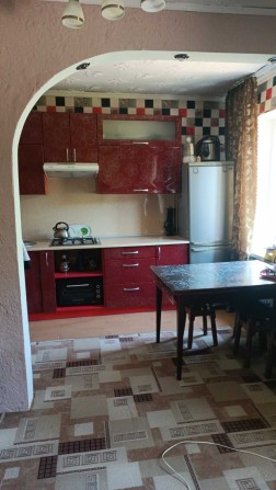 Продам дом капитальный зимний полный пакет документов. - фото 1