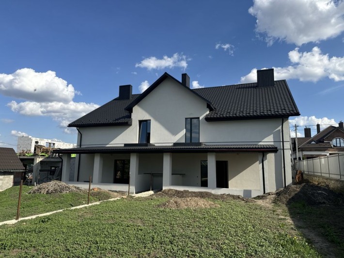 Продається просторий дуплекс розташований у передмісті у с. Байківці - фото 1
