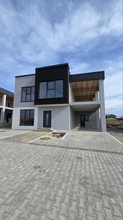 Продаж! Окремий будинок в передмісті Чернівців - фото 1