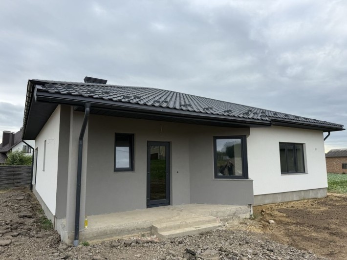 Продається одноповерховий будинок 2 км від Чернівців - фото 1