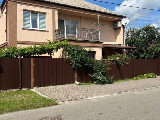 Продам будинок вул. Шухевича 235 м Бровари