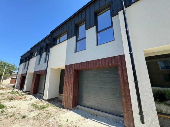 Продається Будинок/Таунхаус 155 м2 з гаражем готовий до ремонту!!! Івано-Франківськ