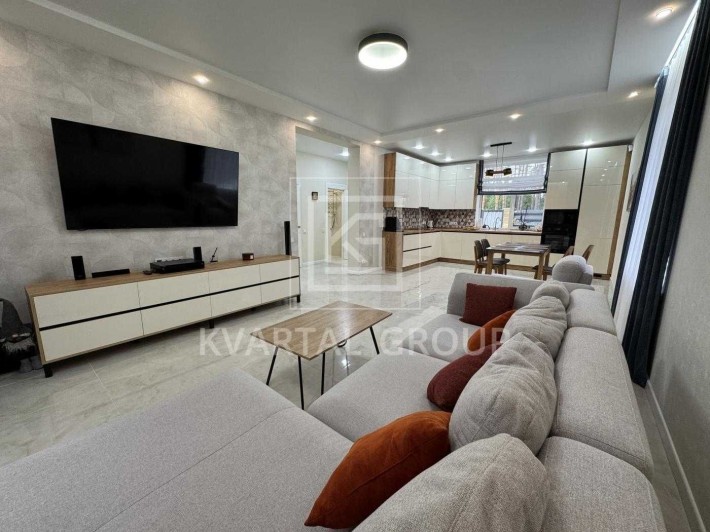 Продам ГАРНИЙ будинок з ремонтом, меблями, технікою - фото 1