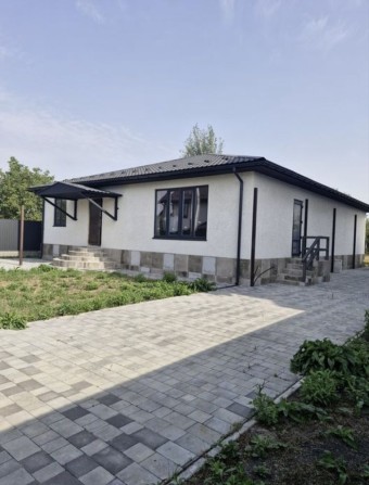Продам неймовірний будинок за вулицею Зелена 33 - фото 1