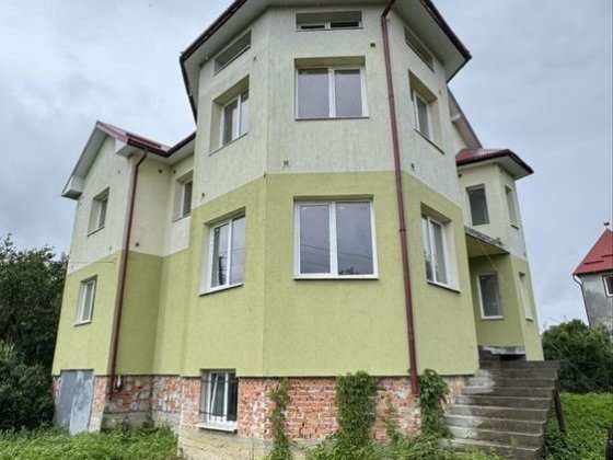 Продається будинок біля озера в центрі міста Ивано-Франковск