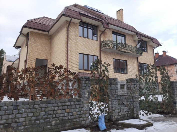 Срочно продам 2-х этажный дом г. Бровары, ул.Весняна Торг - фото 1