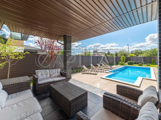 Продажа 4к Дом 211м Бровары ул. Хмельницкого Торгмаш Бассейн Гераж Бровари