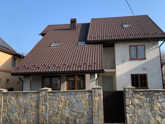 Продається будинок з зем діл в затишній місцевості готовий до ремонту Івано-Франківськ