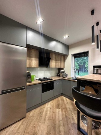 Будинок з ремонтом, меблями, технікою та басейном  130 м² Ірпінь - фото 1