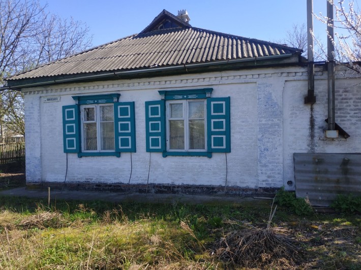 1/2 будинку продам або поміняю на 1 кімнатну квартиру в  кирпичн. буд - фото 1