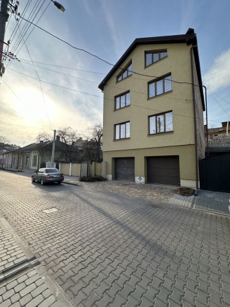 Великий Будинок в центрі Івано-Франківська(р-н СУДу) - фото 1