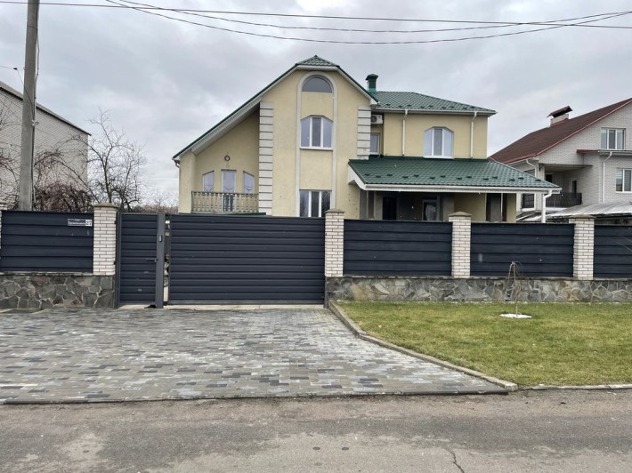 Будинок з ремонтом на 15 сотках в м. Буча - фото 1