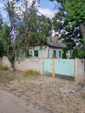 Продам или обменяю на квартиру дом на поселке Бажанова район 173 кв-ла - фото 1