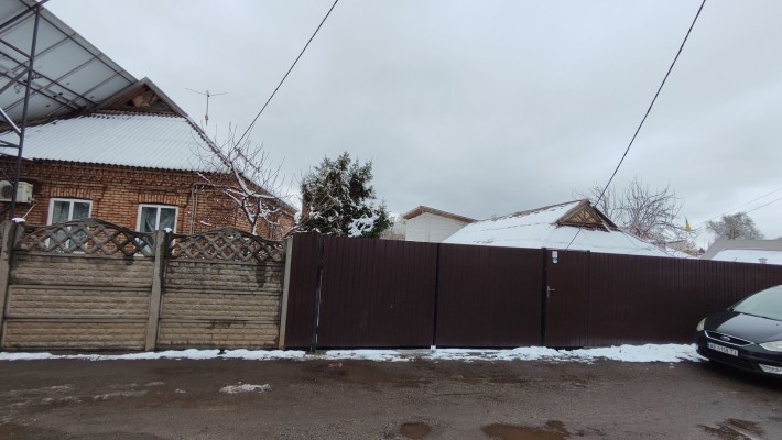 Дом на Гданцевке ул. Алексеенко 16 (возможно СТО). - фото 1