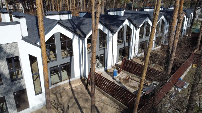 Готовий таунхаус в Ірпені, штукатурка, газ, централ кумунікації - фото 1