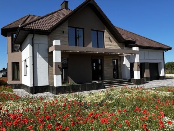 Продаж елітного будинку у престижному передмісті Луцька Луцьк