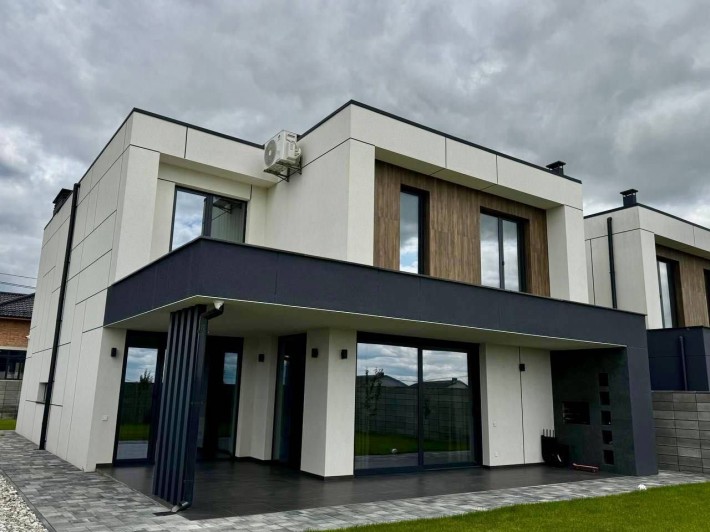 Продам будинок з ремонтом в районі Щасливого! - фото 1