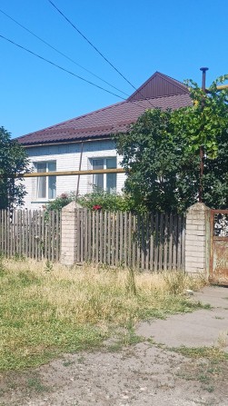 Продам два дома на одном уч у. Мира Новомайское Заречный р.Покровский! - фото 1