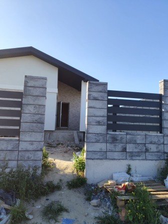 Продам сучасний будинок з ділянкою - фото 1