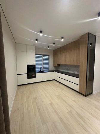 Продам будинок з новим ремонтом серед сосен - фото 1