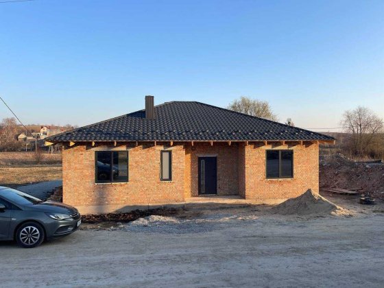 Американка в районі Райського саду Рівне