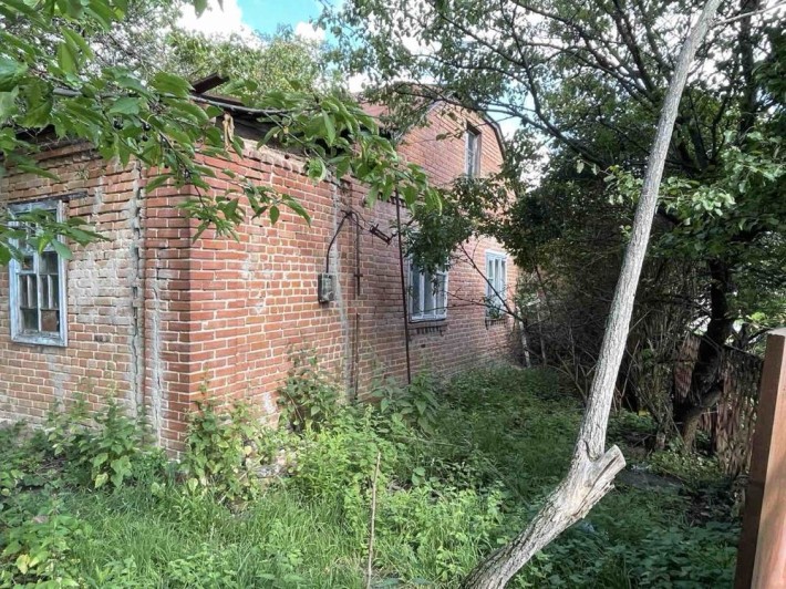 Продається земельна ділянка з старим будинком. Супер Локація в Яківцях - фото 1