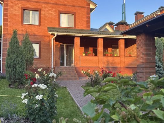 Затишний будинок у котеджному містечку Суми