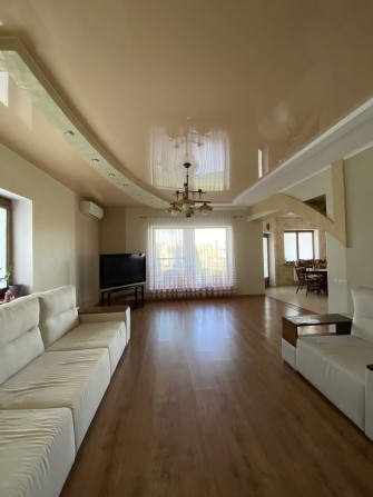 Продаж двоповерхового будинку в Ц-М районі, Карачуни - фото 1
