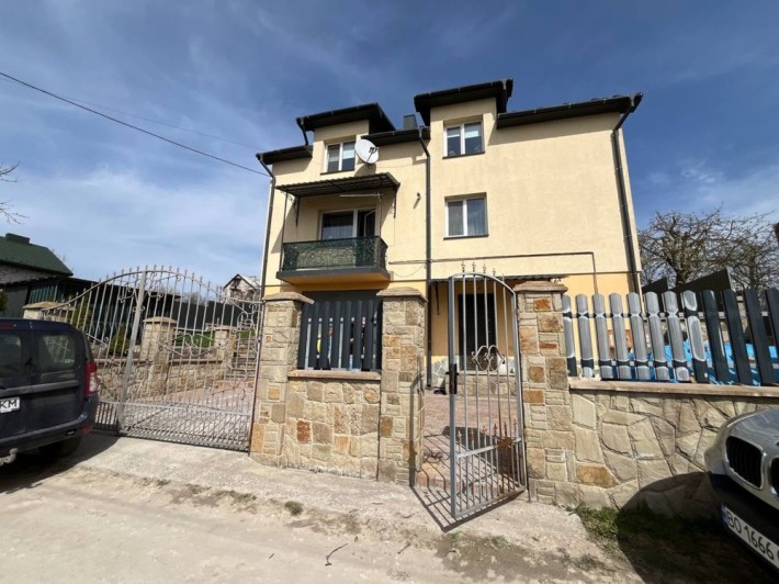Продаж будинку з ділянкою - фото 1
