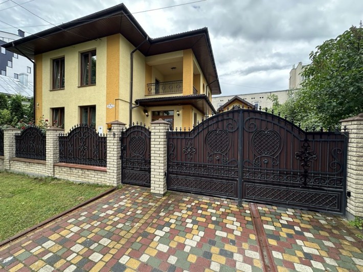 Продаж будинку з ремонтом р-н Центр вул Паращука - фото 1