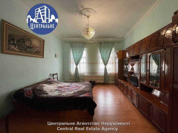 Продається просторий 4 км будинок у центрі міста - фото 1