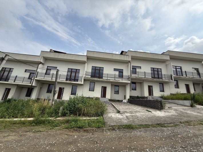 Продаються Танхауси(Роша) біля клубу. - фото 1