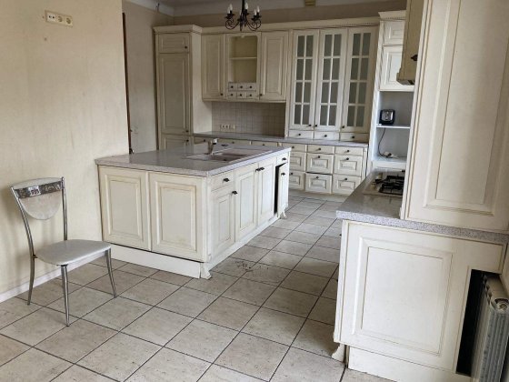 Продам 5к квартиру вул.Конісського Олександра (Тургенівська) Шевченківський район Київ