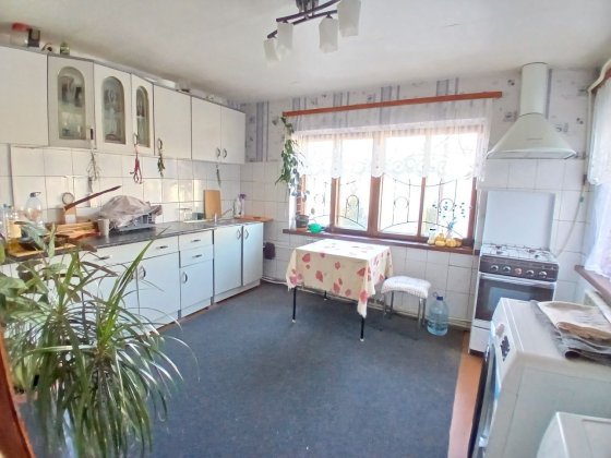 Продам Цілий Будинок на 3 сотках землі, є гараж. Черкаси