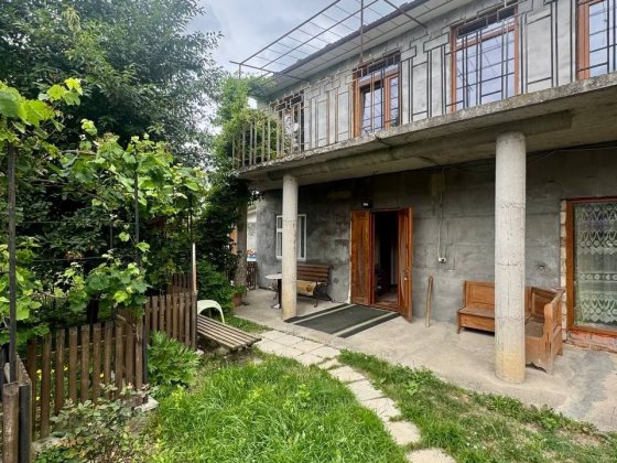 Новий Киселів! Продається  господарство з 2х буд. Вигідна пропозиція! Черновцы