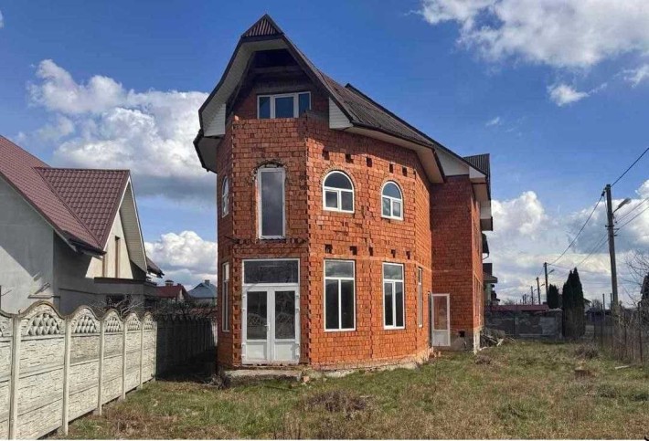 Будинок 2-пов. пл. 400 м.кв. на діл. 8 сот. район Метро - фото 1