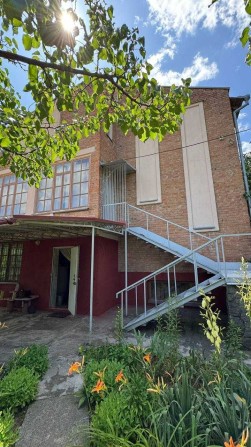Будинок біля річки, 290 кв/м, 2 поверхи, з комунікаціями, 10 сот - фото 1