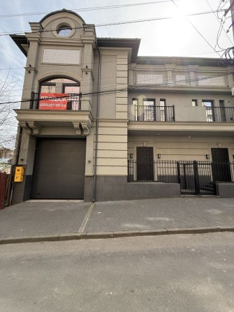 Продам елітний будинок в центрі по вул.Крилова - фото 1