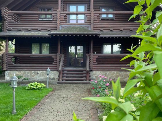 Зруб 200м і баня 90 м. Київ (біля лісу). Оренда. Власник. Київ