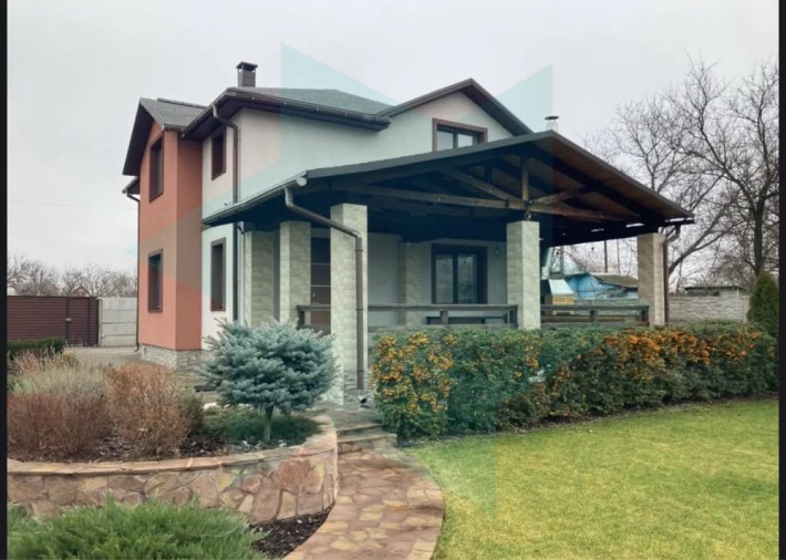 Довгострокова аренда двоповерхового будинку - фото 1